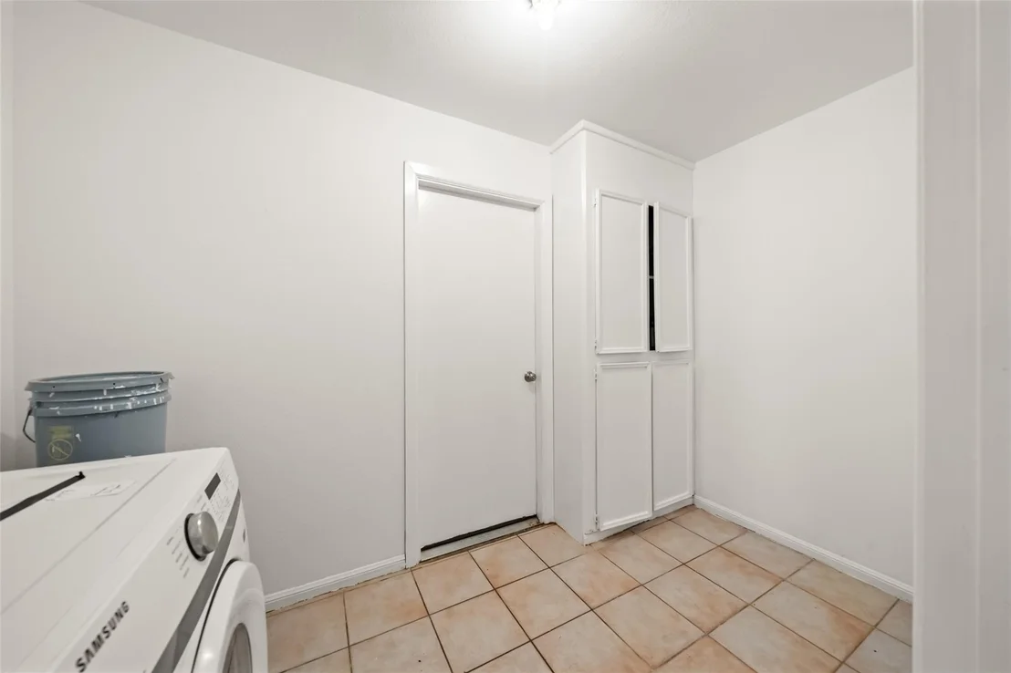 Photo of 307 Bickett Lane