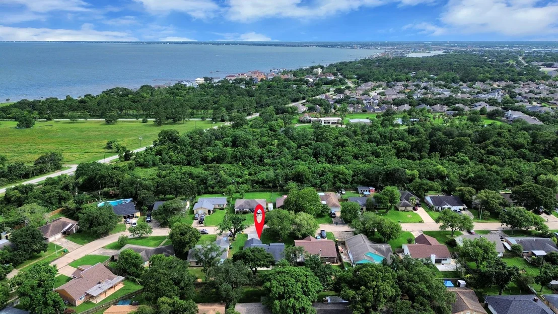 Photo of 1104 N Heron Drive