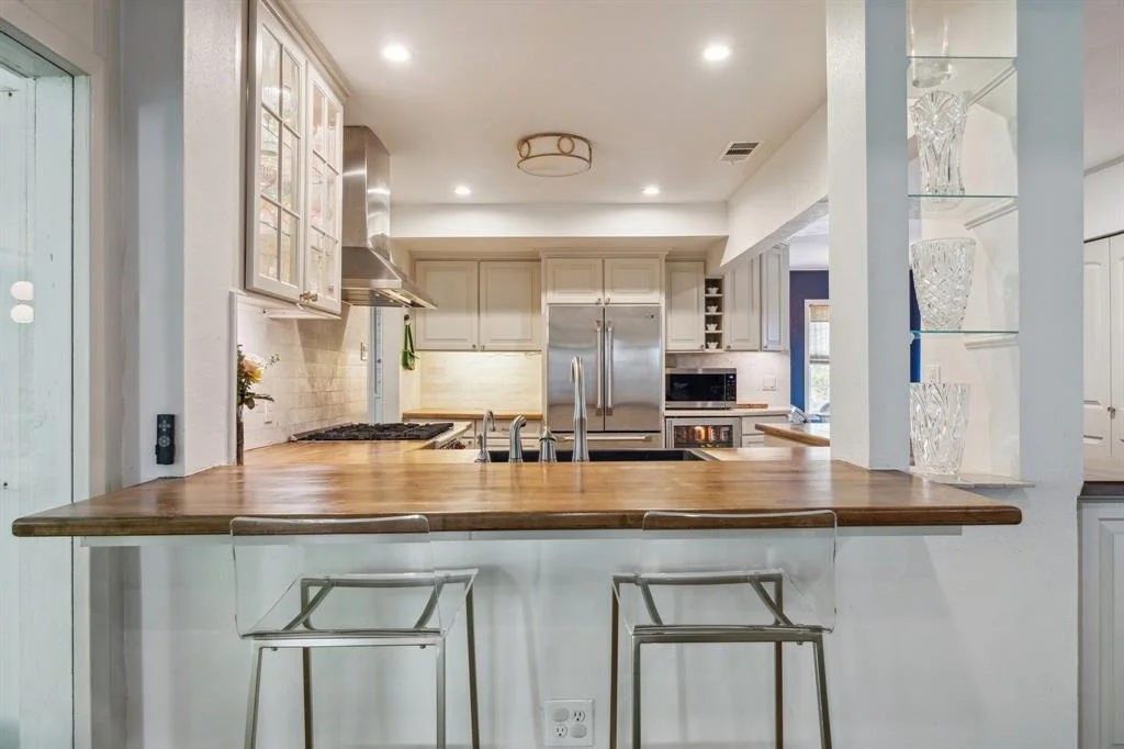 Photo of 2618 Sunset Boulevard