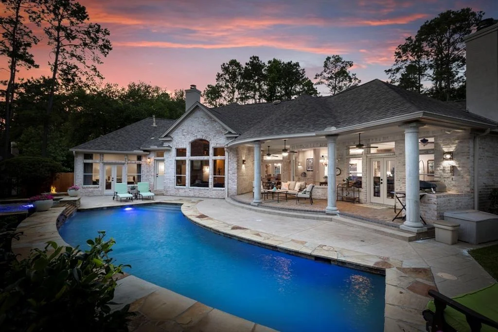 Photo of 63 N Wooded Brook Circle