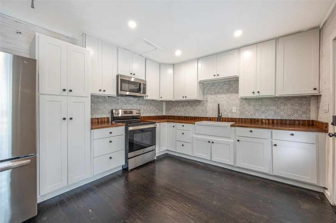 Photo of 2283 Tigerpoint Road