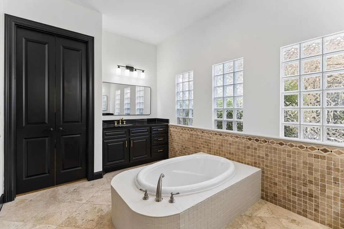 Photo of 14 Woodglade Way