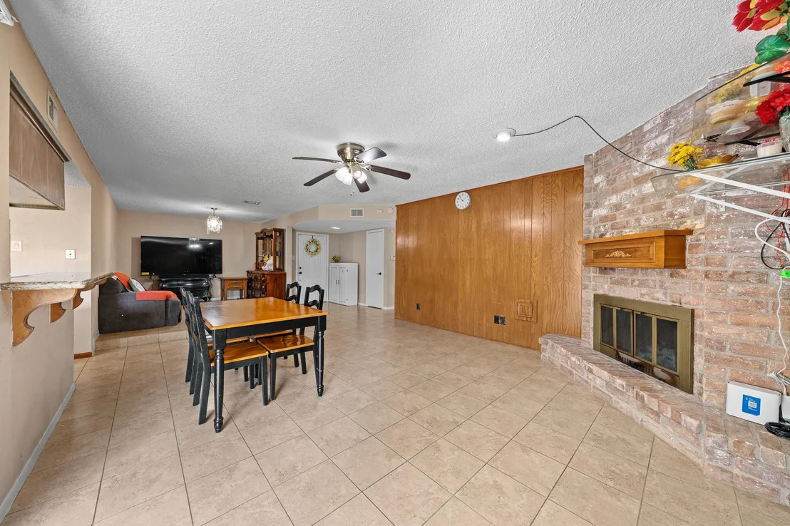 Photo of 16715 Britford