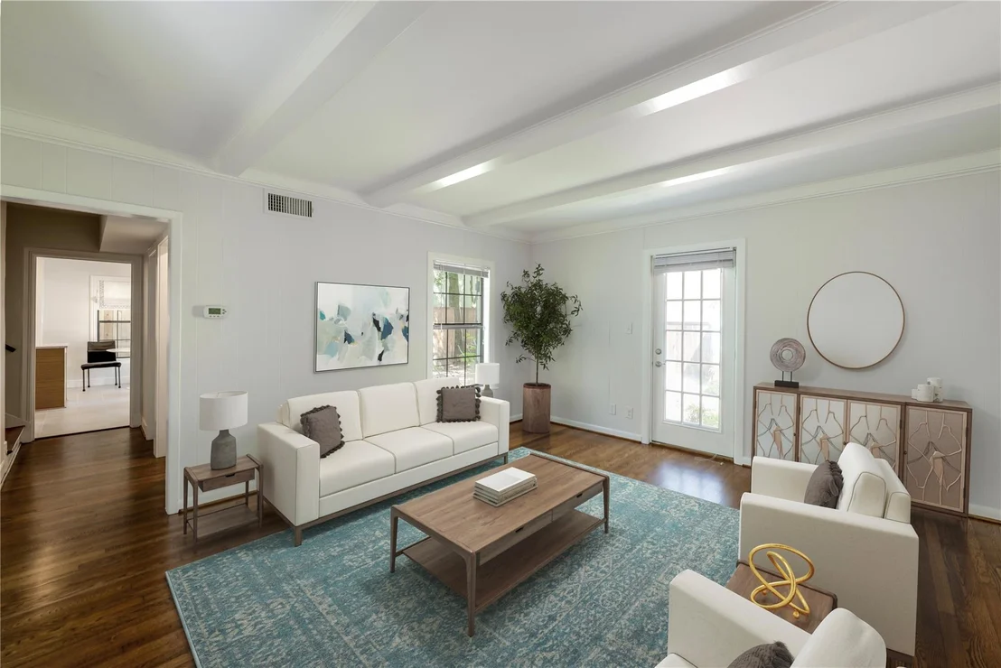 Photo of 1832 Albans Road