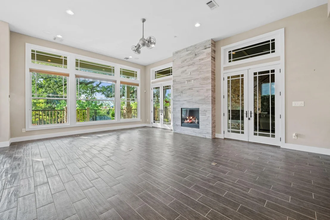 Photo of 2120 White Oak Drive