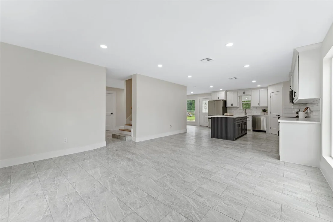 Photo of 25107 Broughton Street