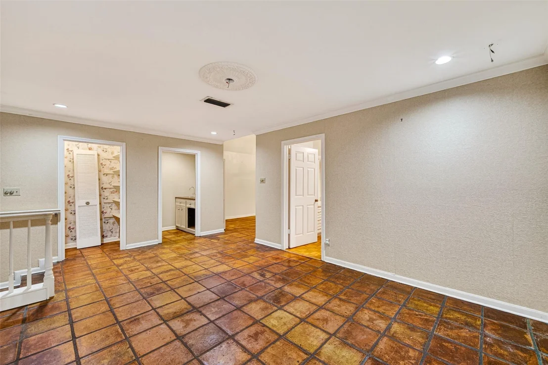 Photo of 618 Longview Drive