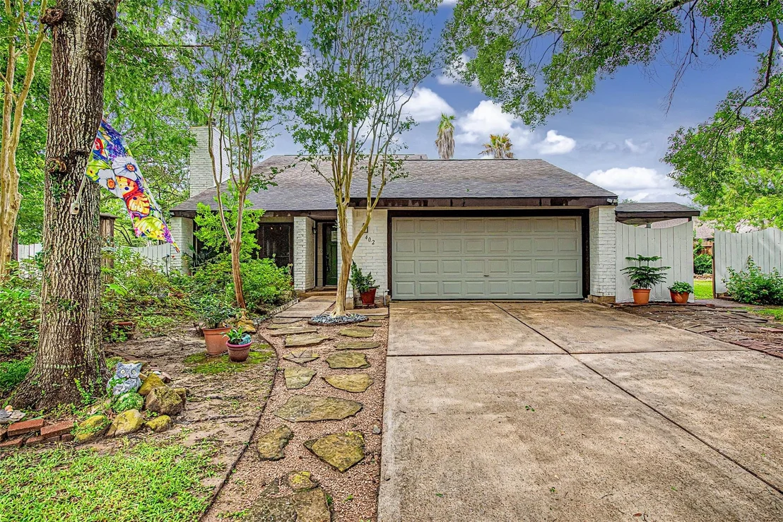 Photo of 402 Redway Lane