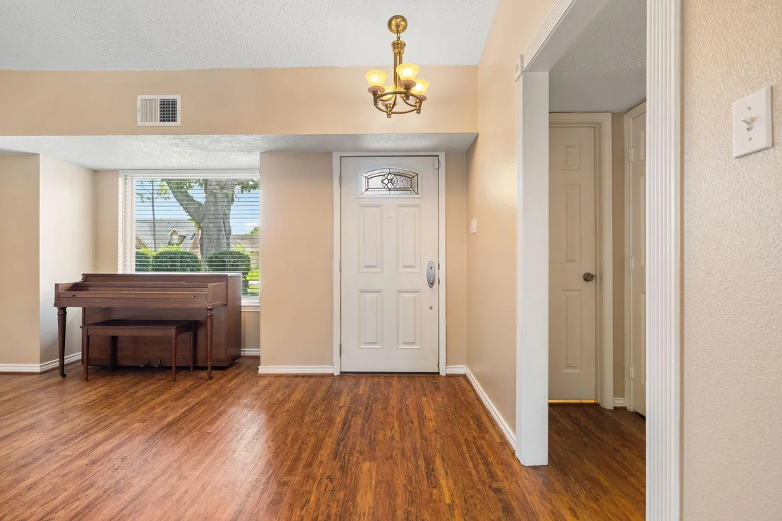 Photo of 3127 Windmill Street