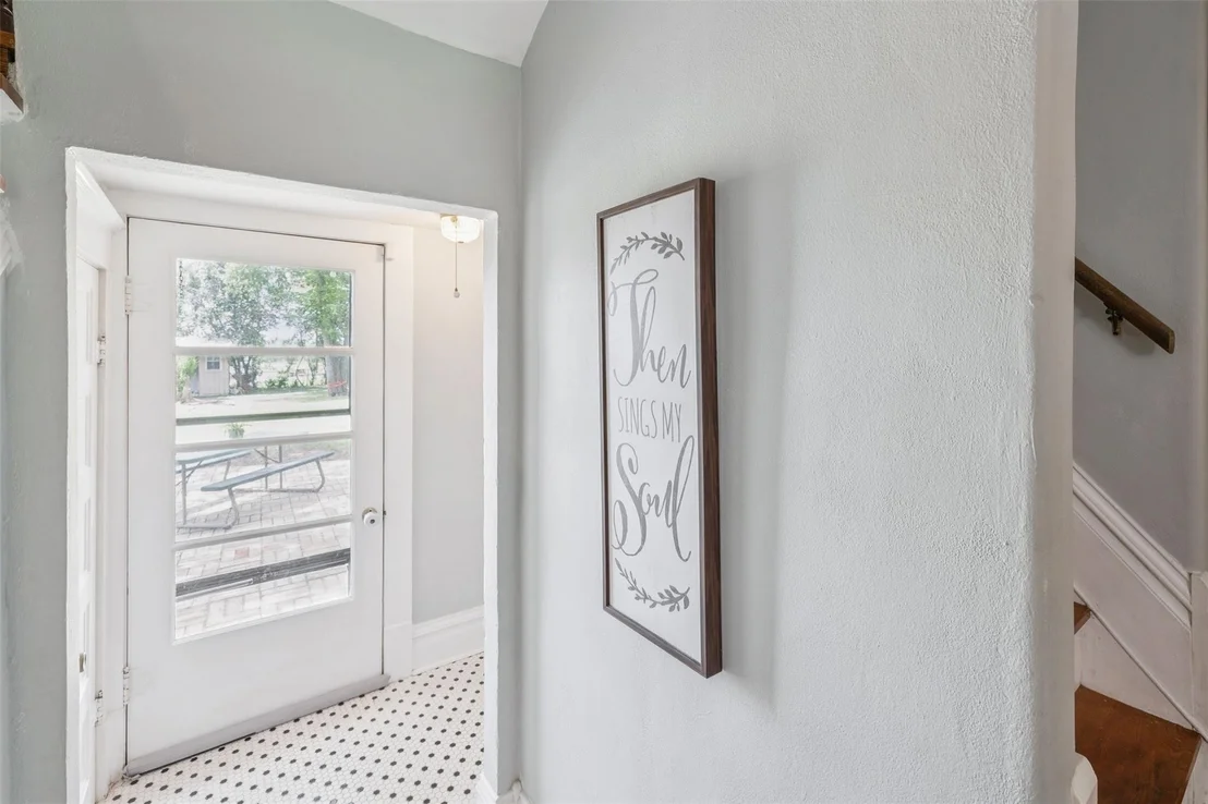 Photo of 1004 Mitchell Street