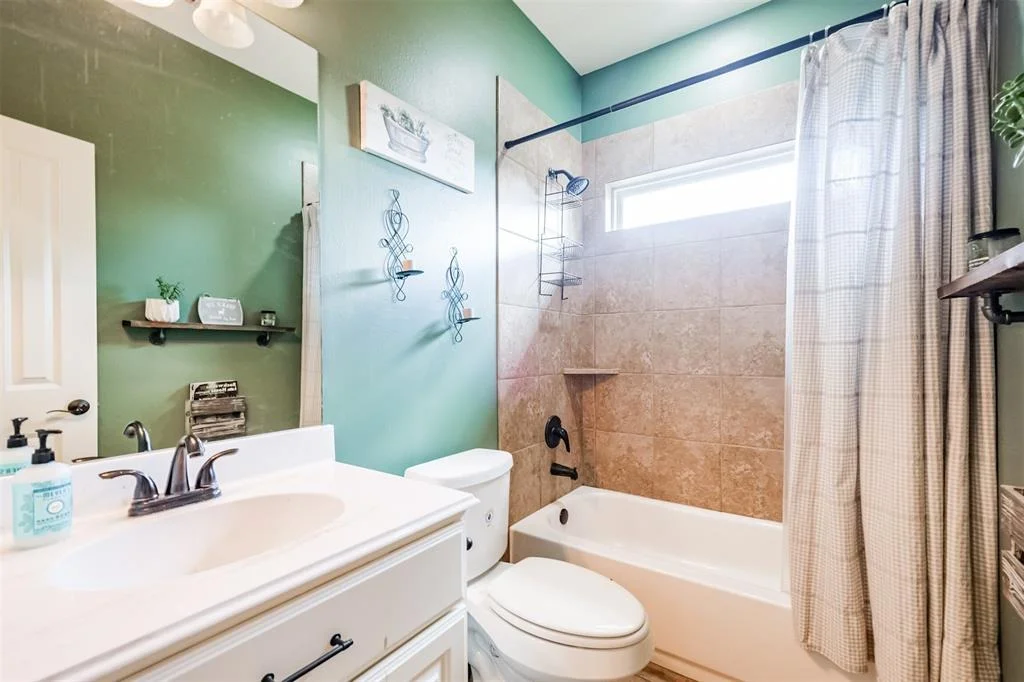 Photo of 5947 Mockingbird Lane