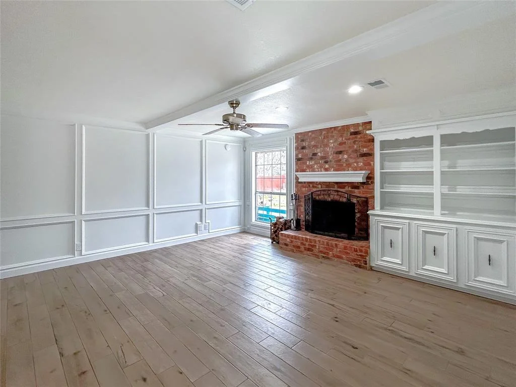 Photo of 129 White Oak Drive