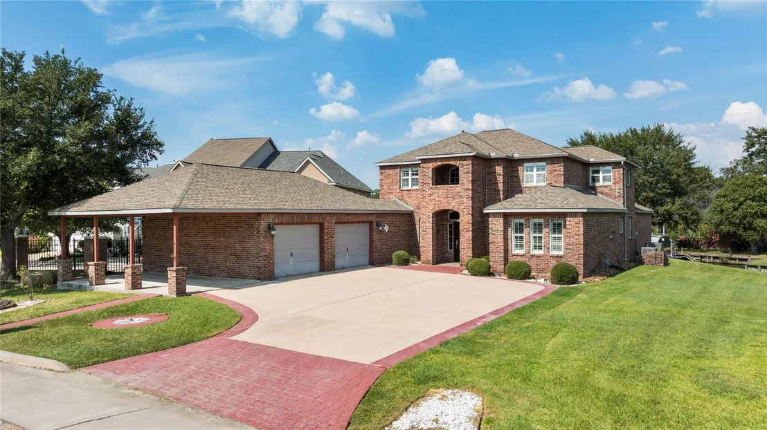 Photo of 5442 Lakeshore Drive
