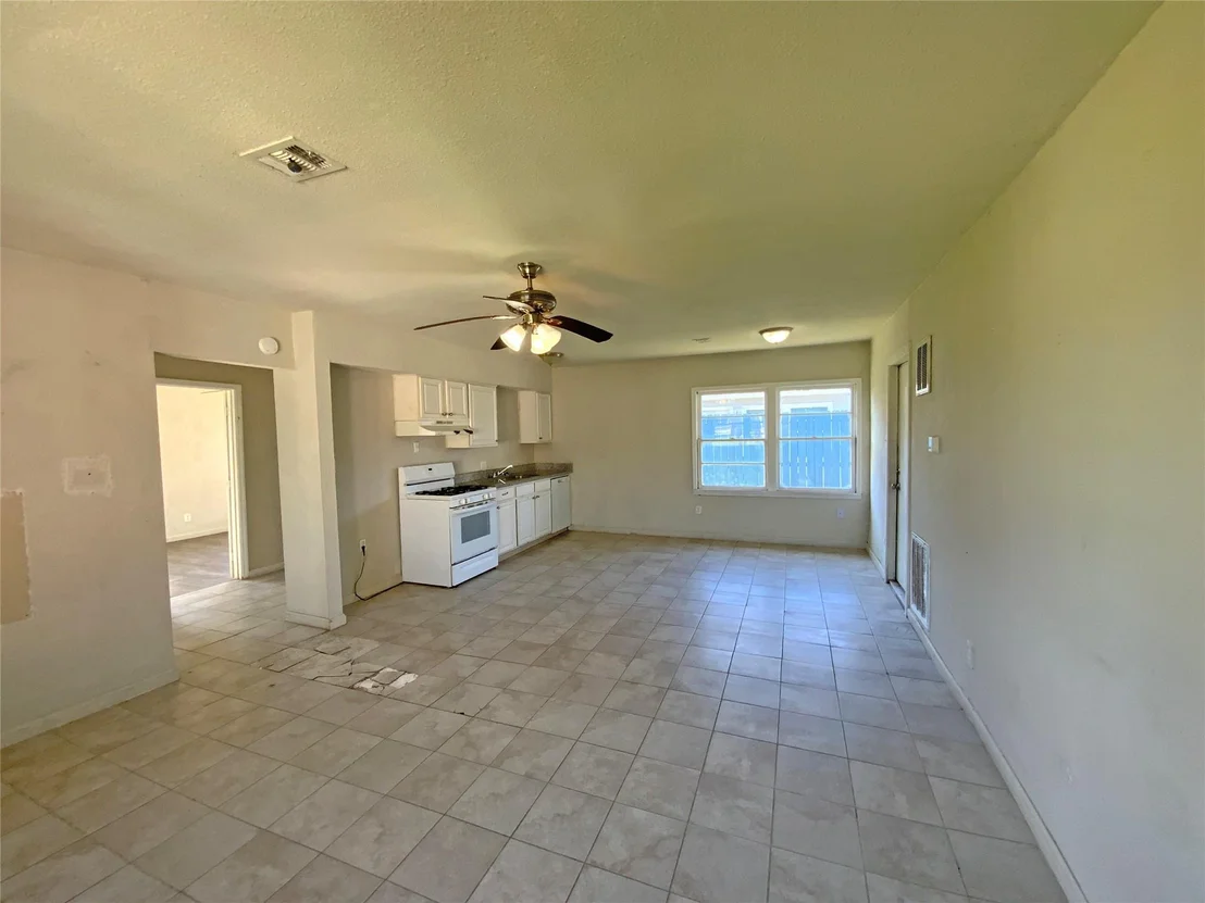 Photo of 1736 Lynn Lane