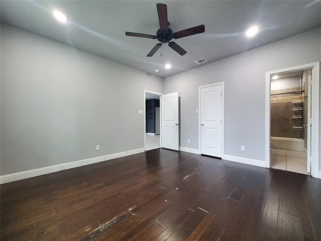 Photo of 431 Sabine Avenue