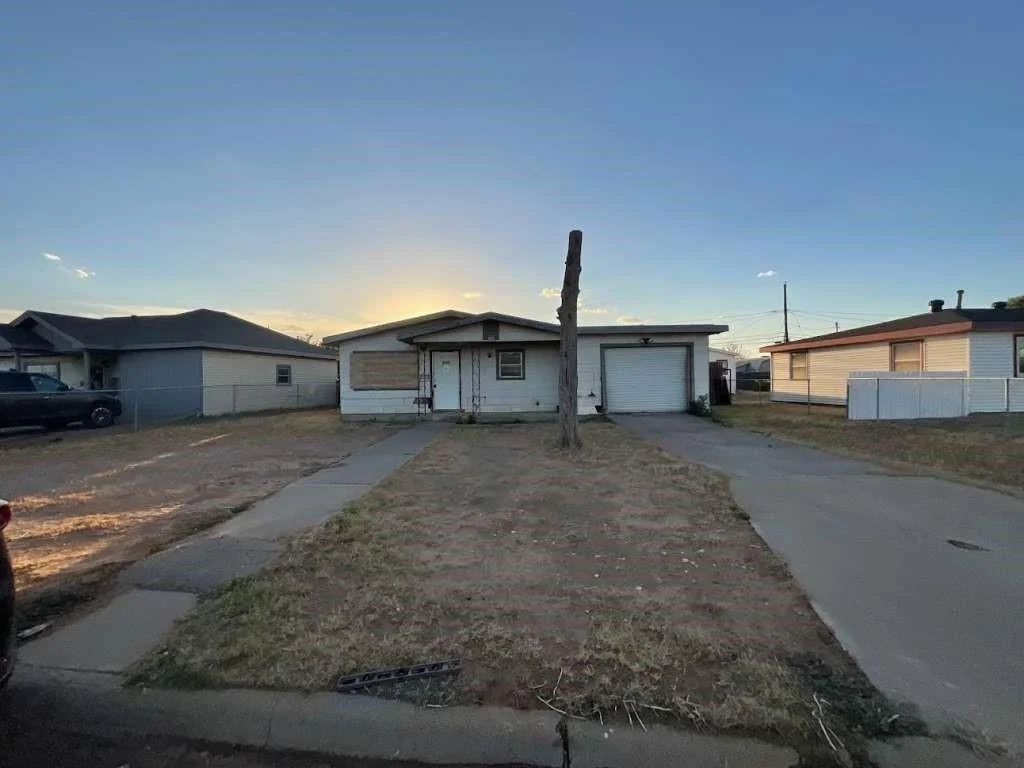 Photo of 900 Canyon Drive