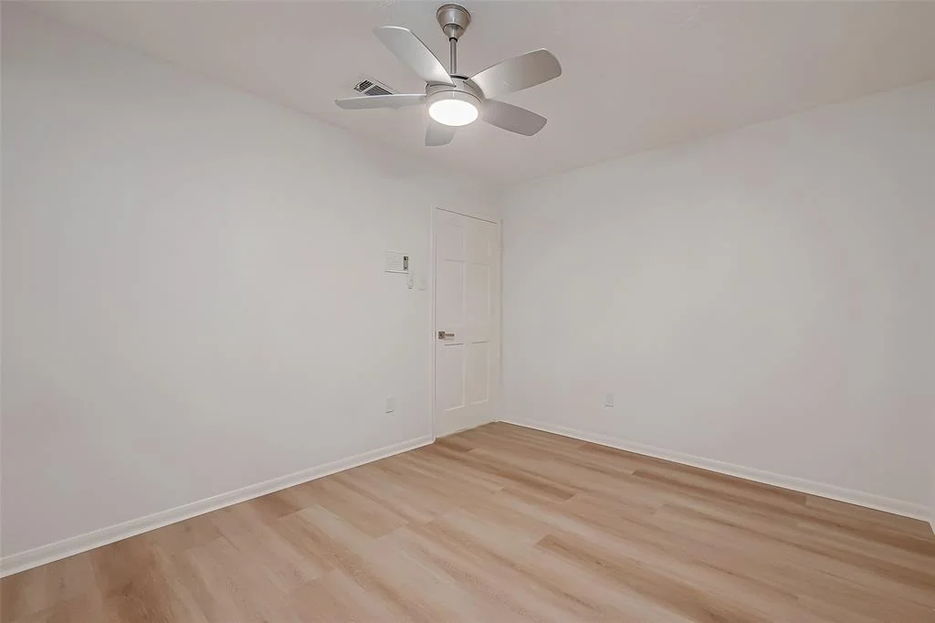 Photo of 5902 Templegate Drive