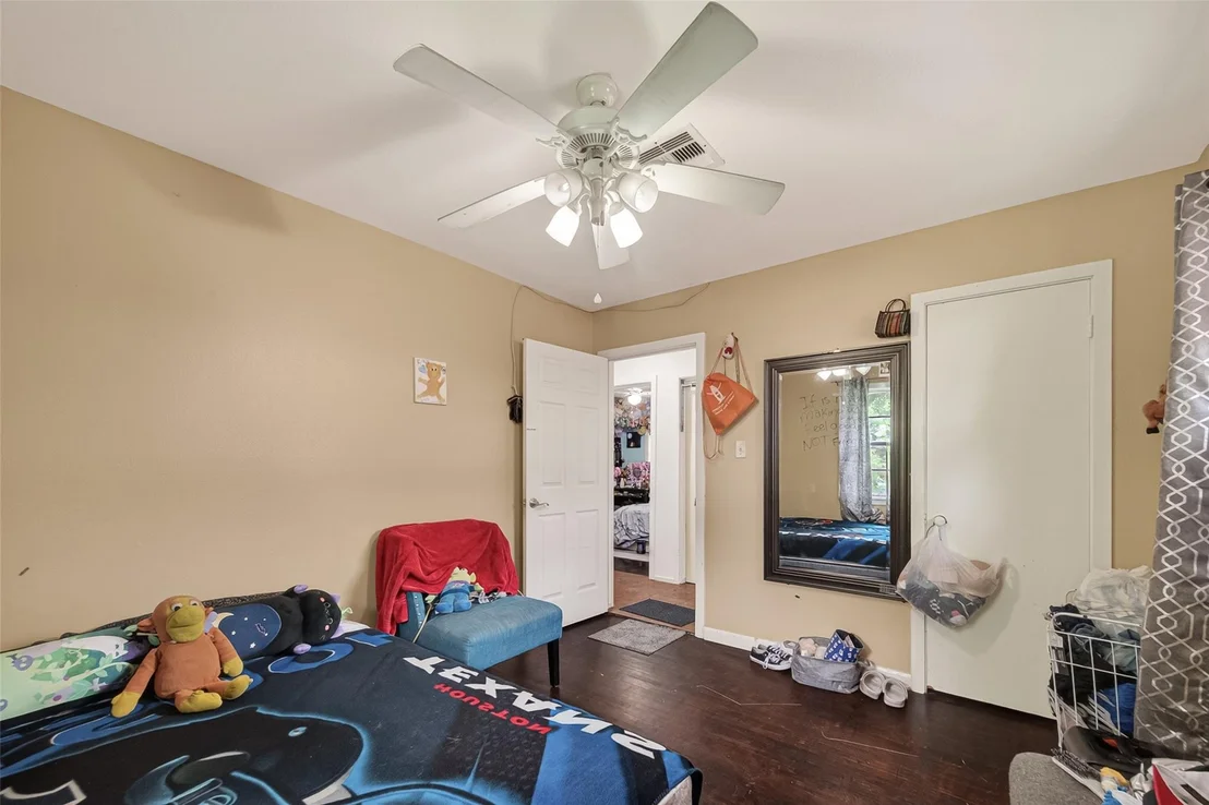 Photo of 2111 Hickory Lane