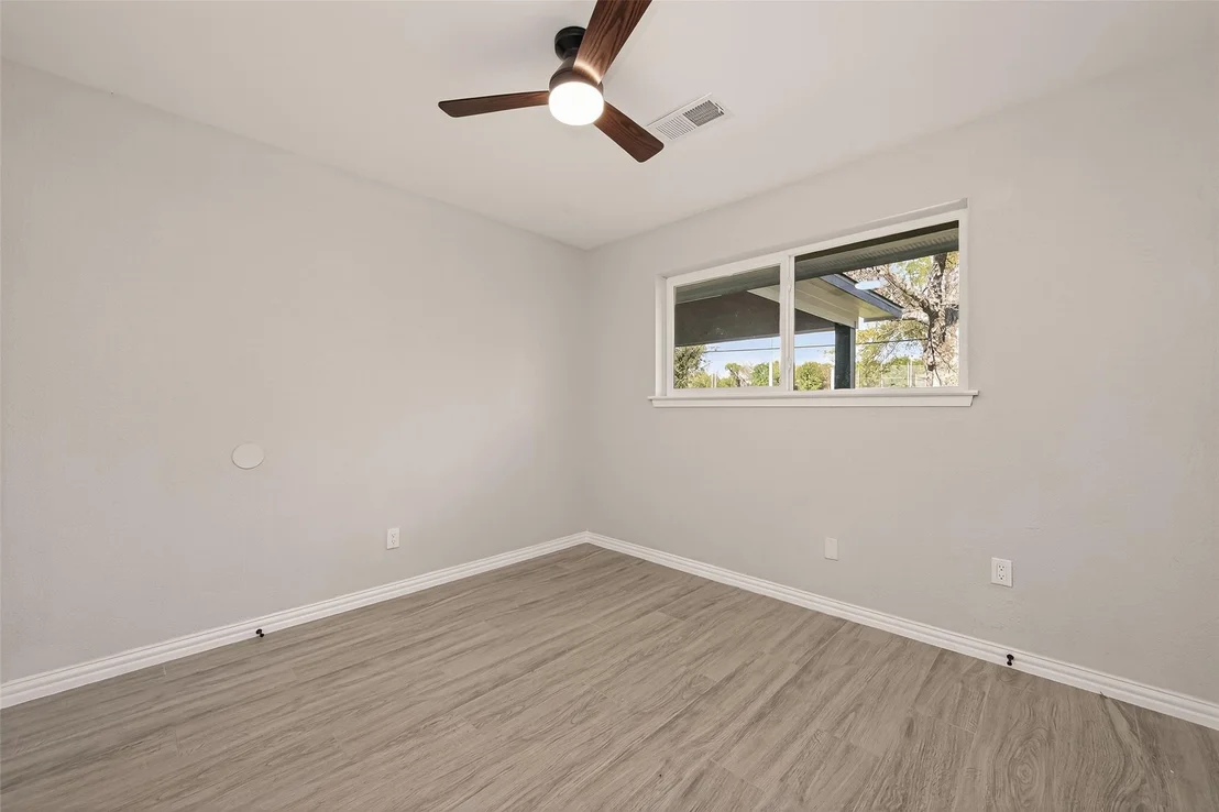 Photo of 118 W Doverfield Drive