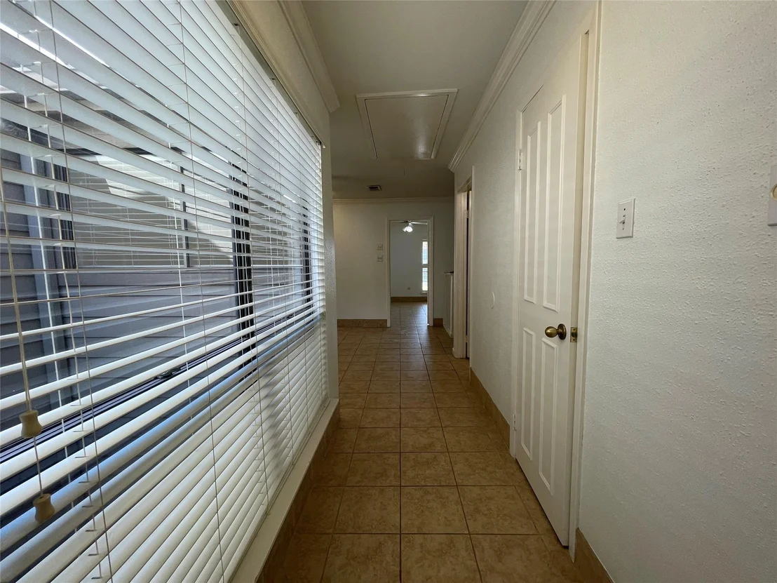 Photo of Unit 4 at 1908 Augusta Drive