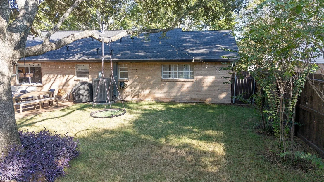 Photo of 5739 Valkeith Drive