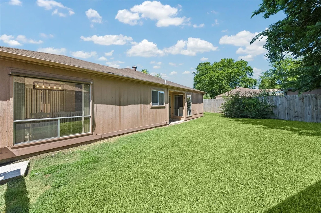 Photo of 6814 Enns Lane