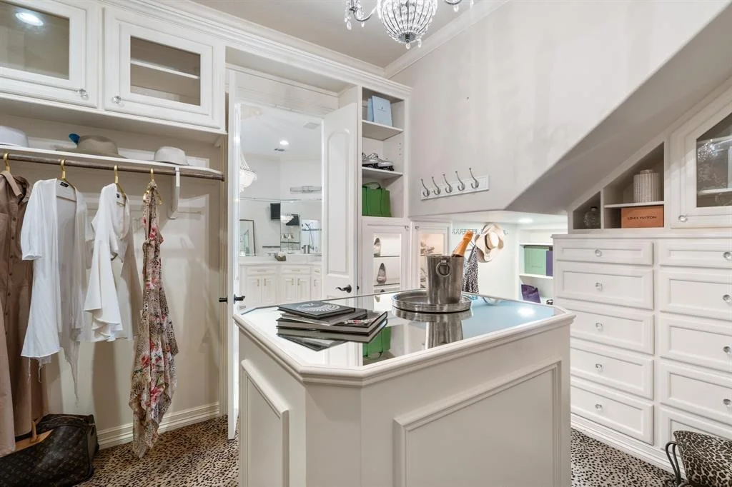 Photo of 337 W Pines Drive