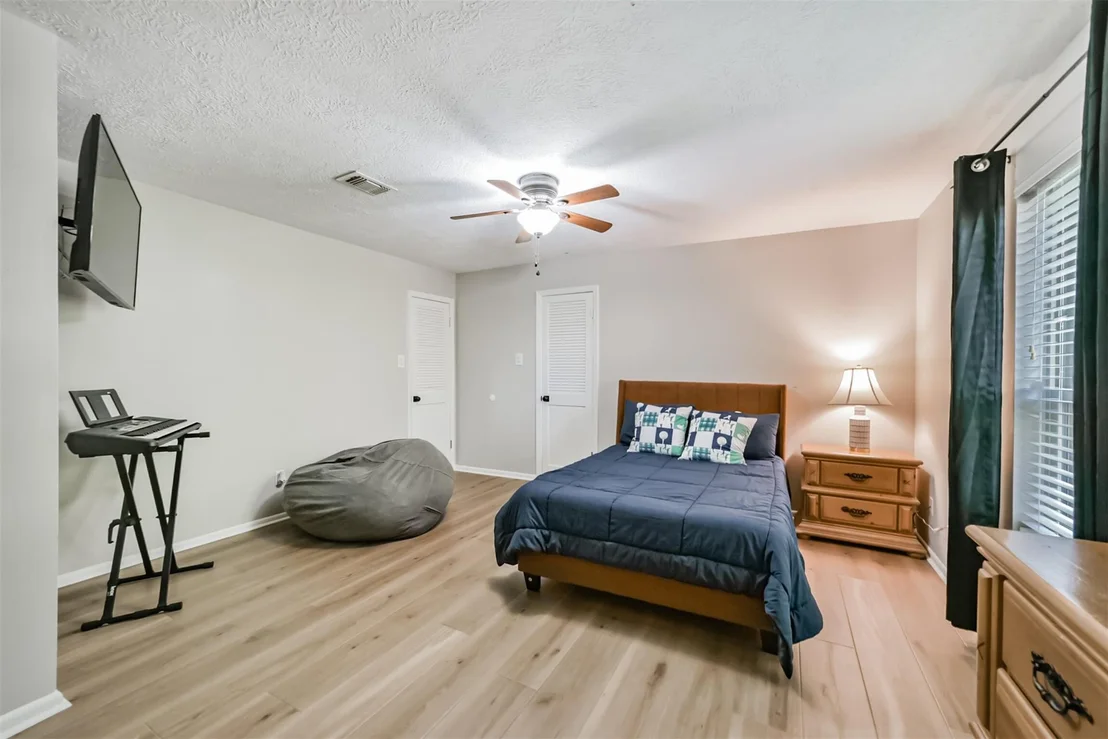 Photo of 7618 Hurst Forest Drive