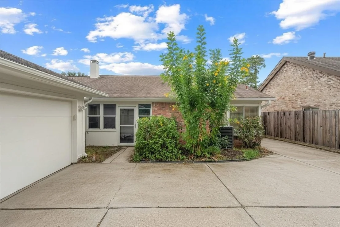 Photo of 6907 Five Forks Drive