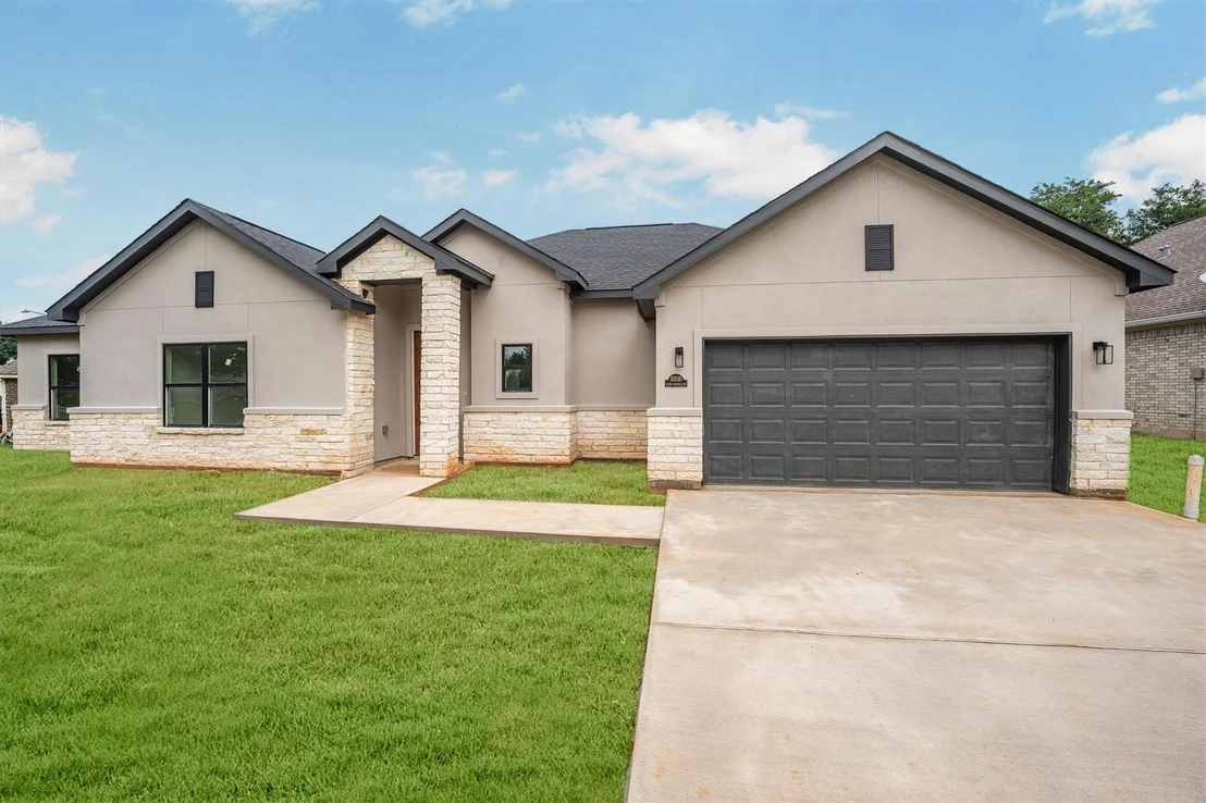 Photo of 10510 Twin Circles Dr