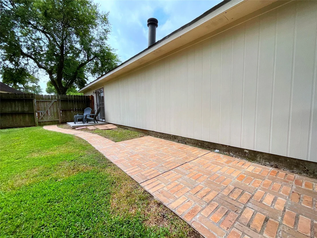 Photo of 1155 Holbech Lane