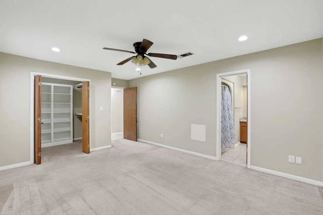 Photo of 31 Oak Cove Lane
