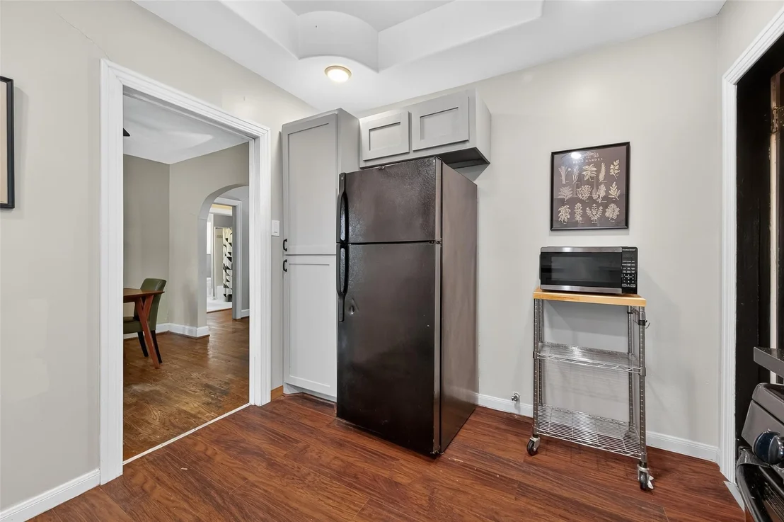 Photo of 5223 Clay Street