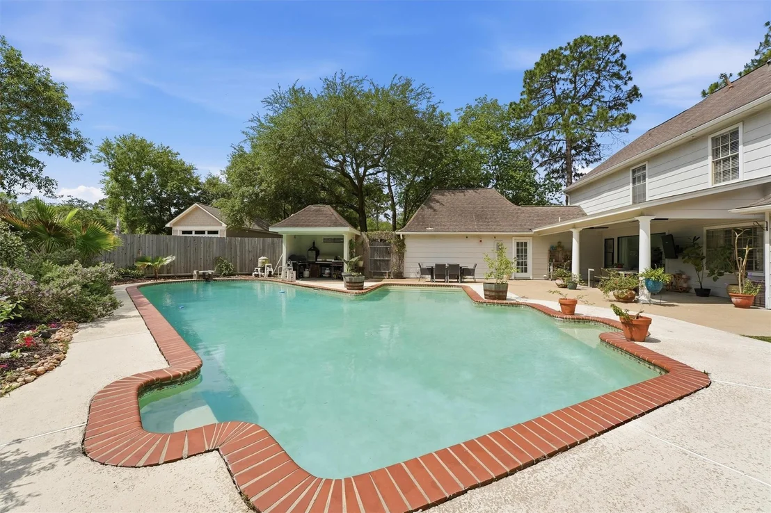 Photo of 615 Brenwick Court