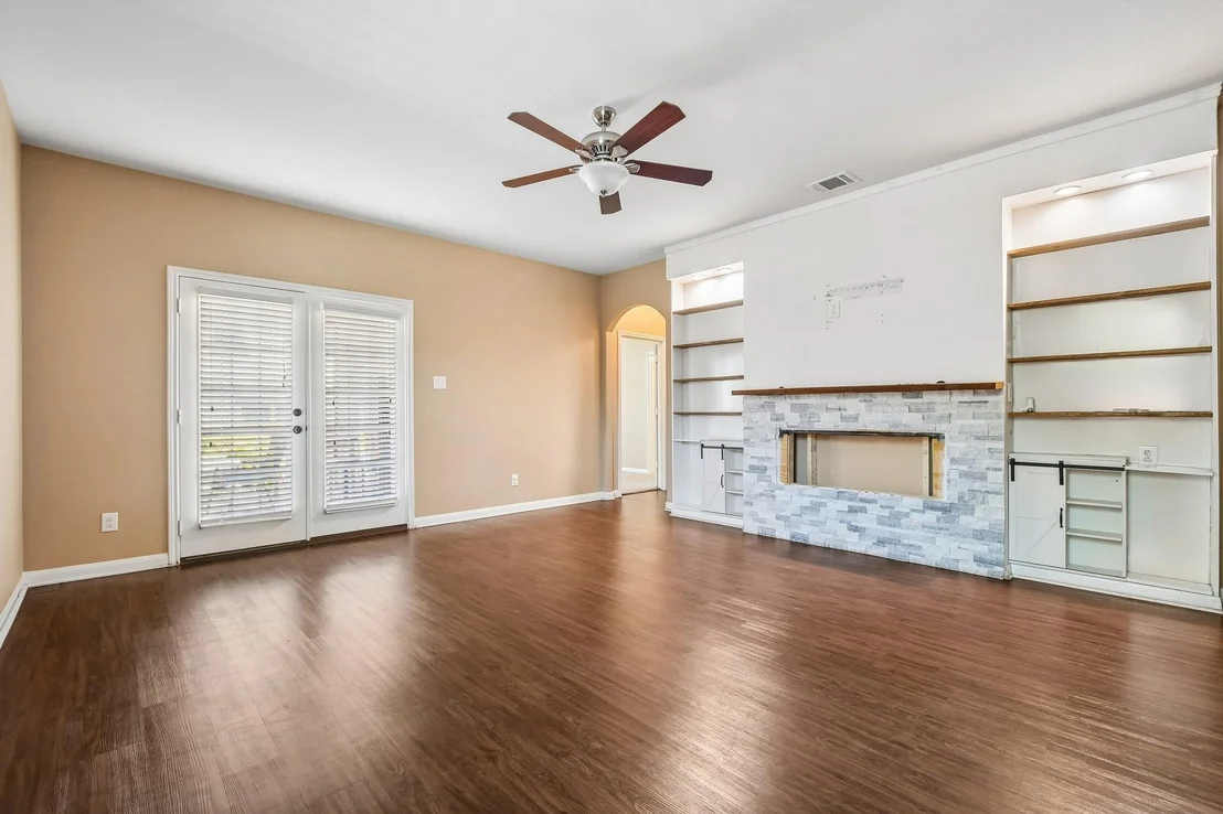 Photo of 128 Robertson Lane