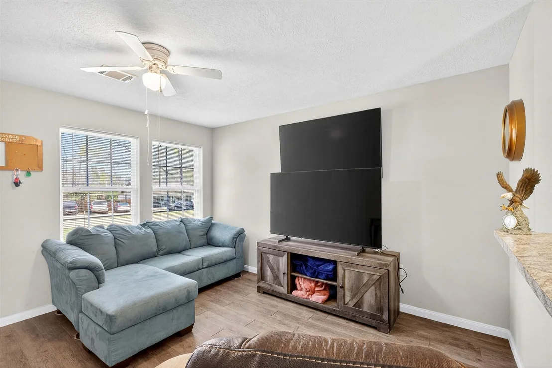 Photo of 3940 Frontier Road