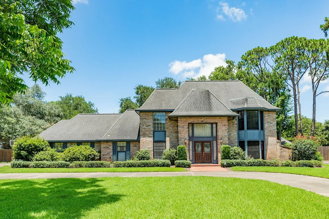 Photo of 110 Sequoia