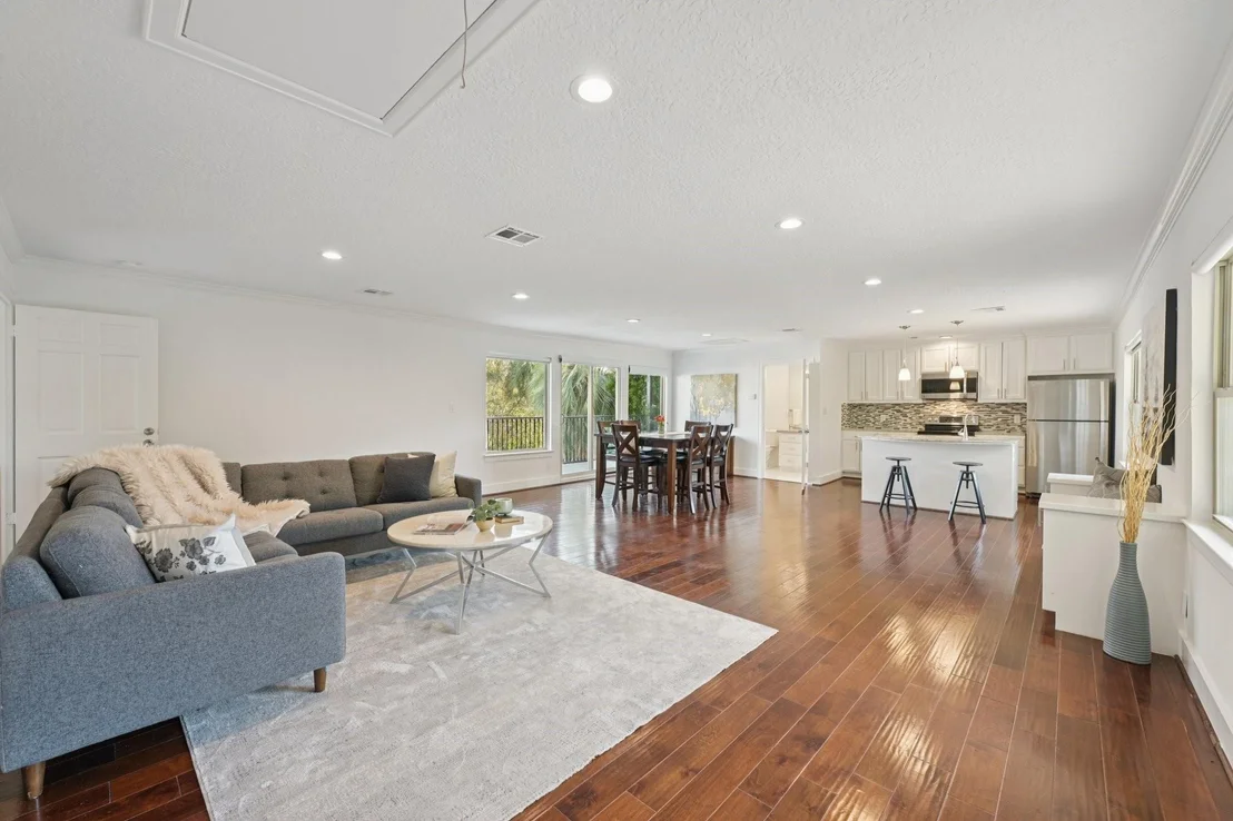 Photo of 1302 Riverview Circle