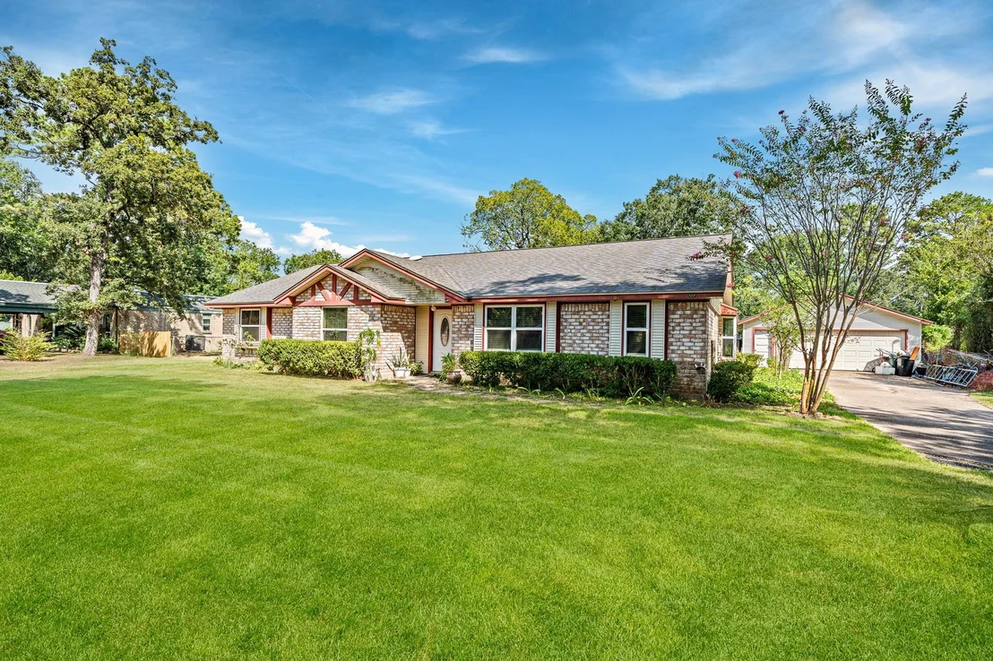 Photo of 12715 Oakfield Drive