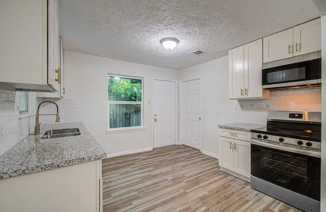 Photo of 5634 Ridgeway Drive