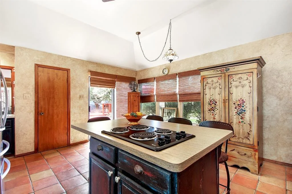 Photo of 23010 Glenover Drive