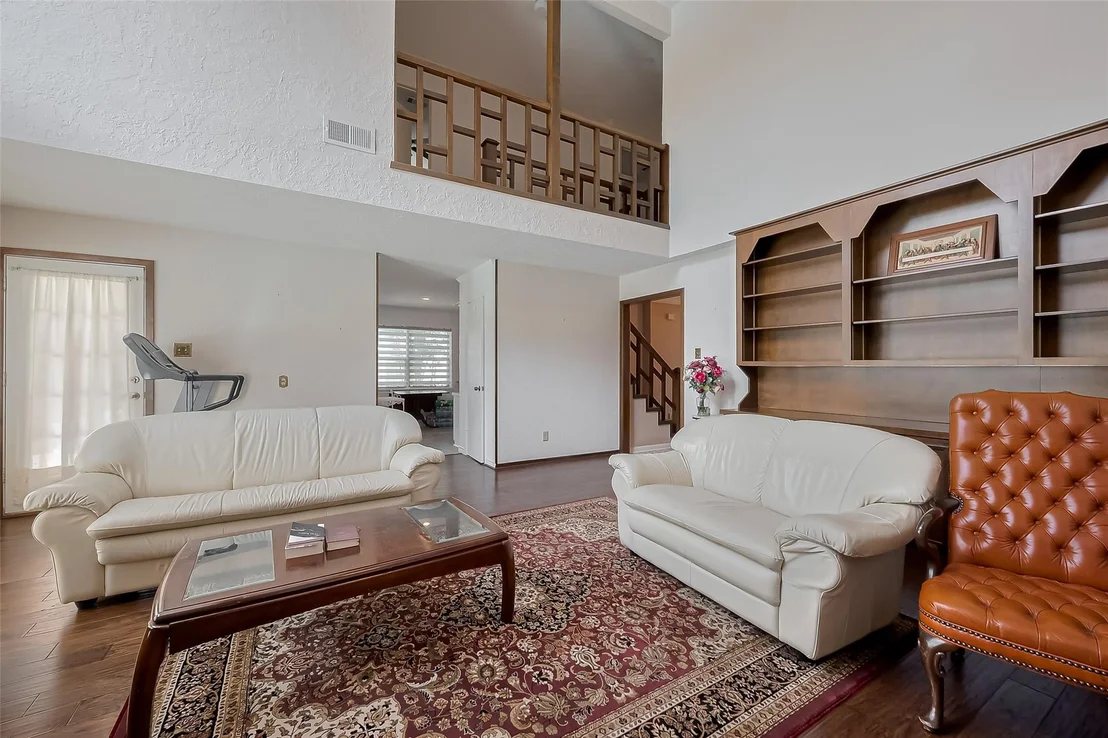 Photo of 14626 Ravenhurst Lane