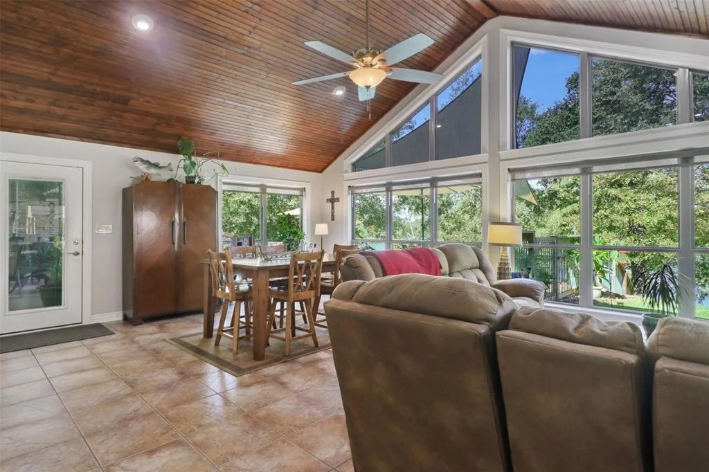 Photo of 21489 Stevenson Road
