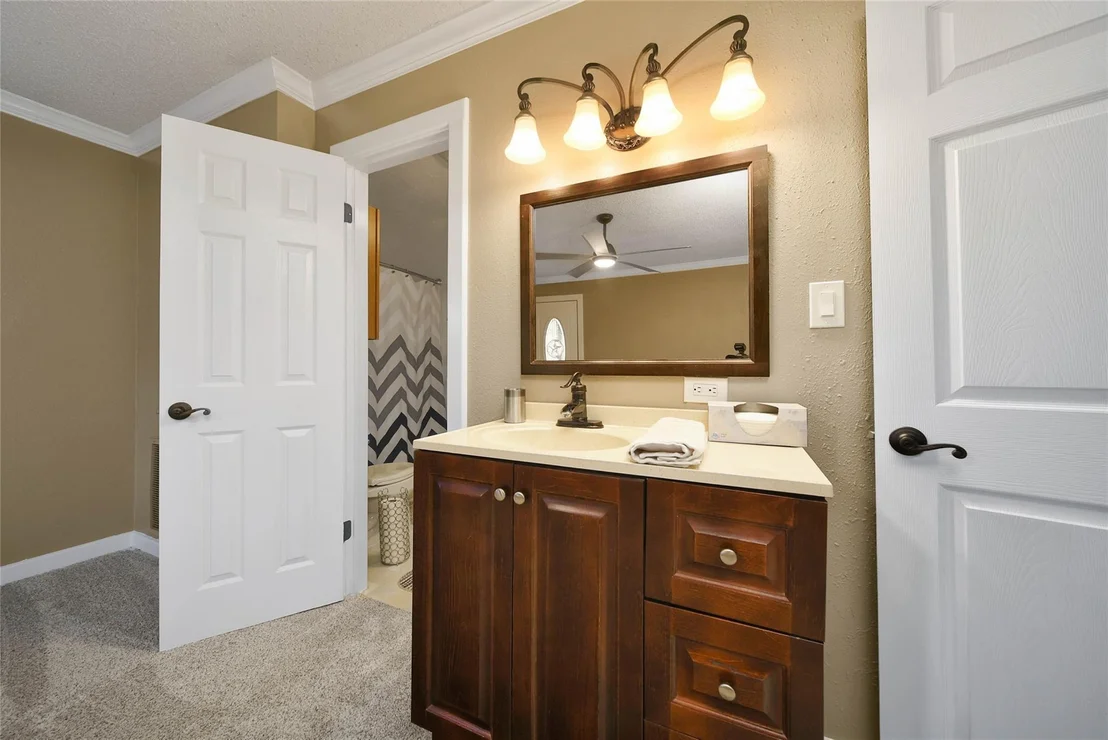 Photo of 360 Hollyglenn Street