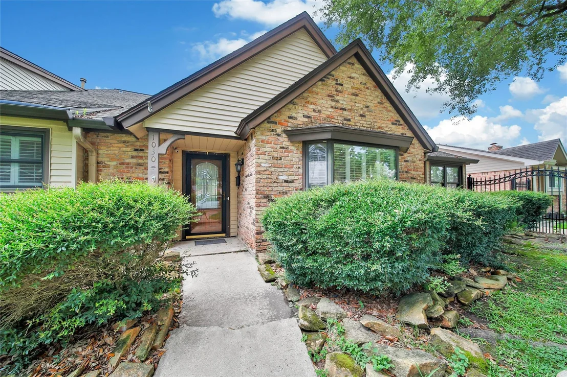 Photo of 1030 Chantilly Lane