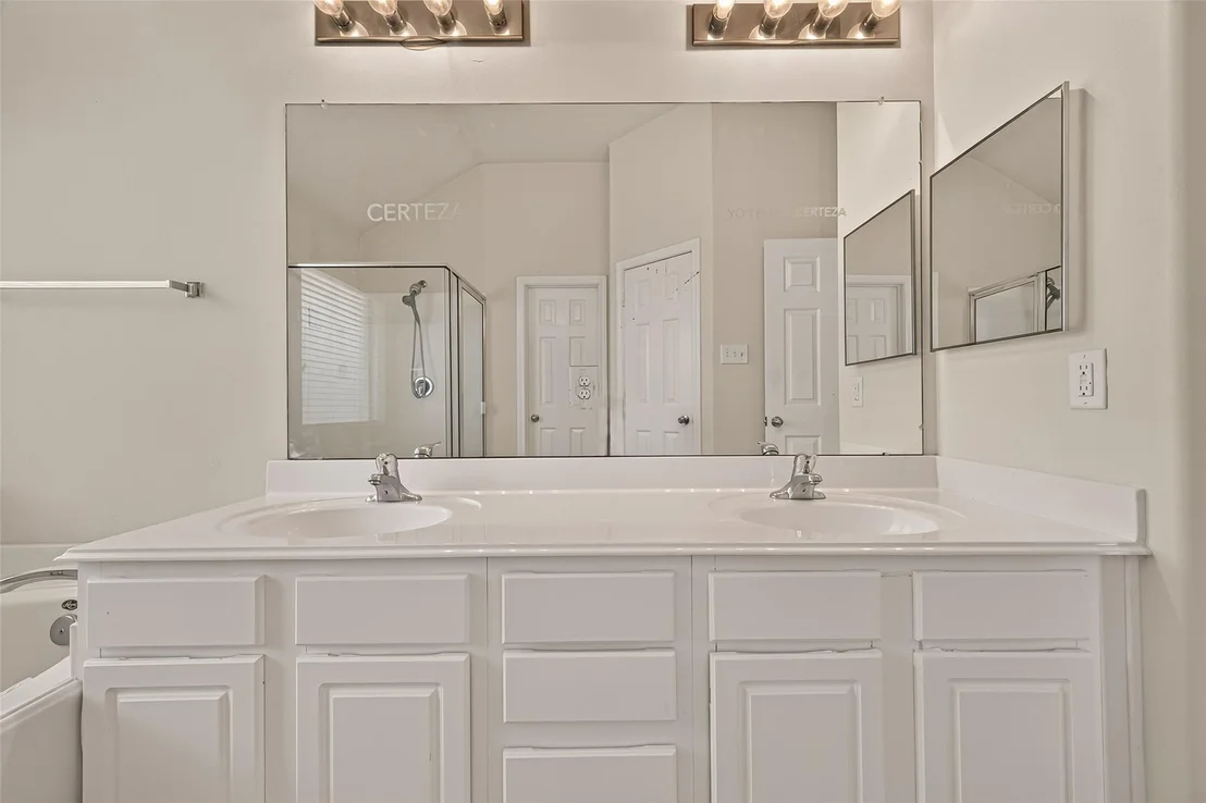 Photo of 5006 Juniper Walk Lane