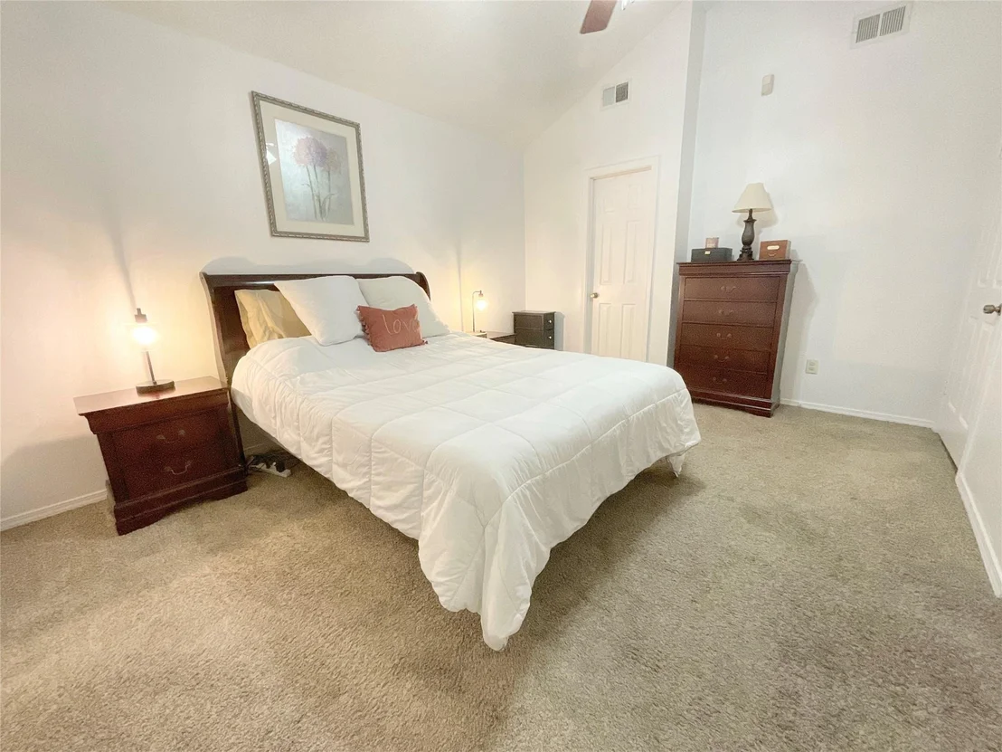 Photo of 1155 Holbech Lane