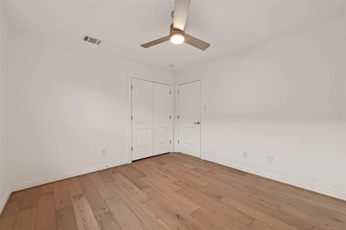Photo of 4862 Creekbend Drive