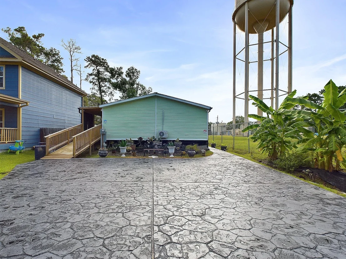 Photo of 24249 Glory Avenue