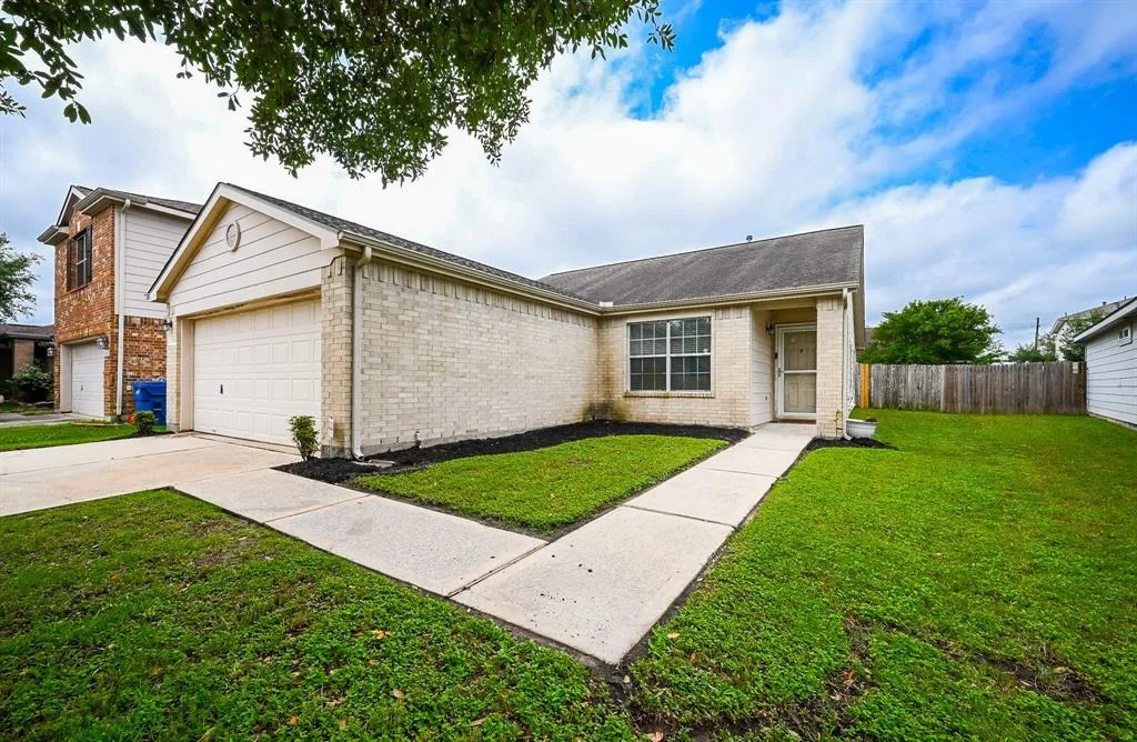 Photo of 29407 Legends Hill Drive